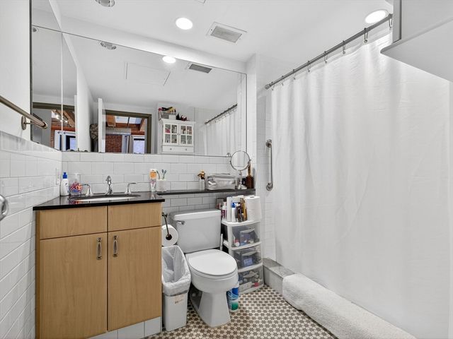 9 West Broadway 206, Boston, MA 02127