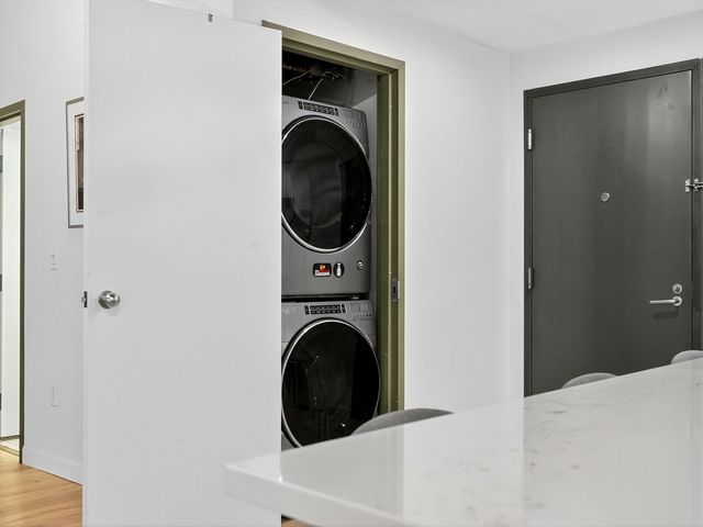 9 West Broadway 206, Boston, MA 02127