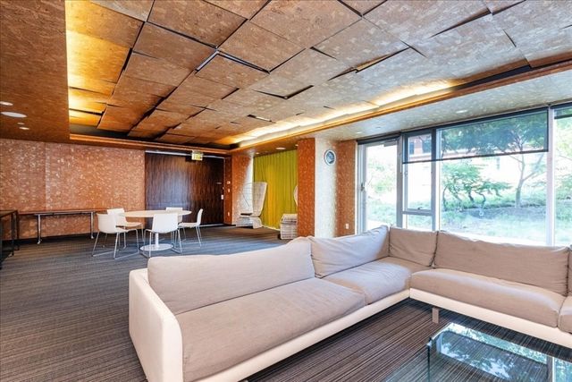 9 West Broadway 206, Boston, MA 02127