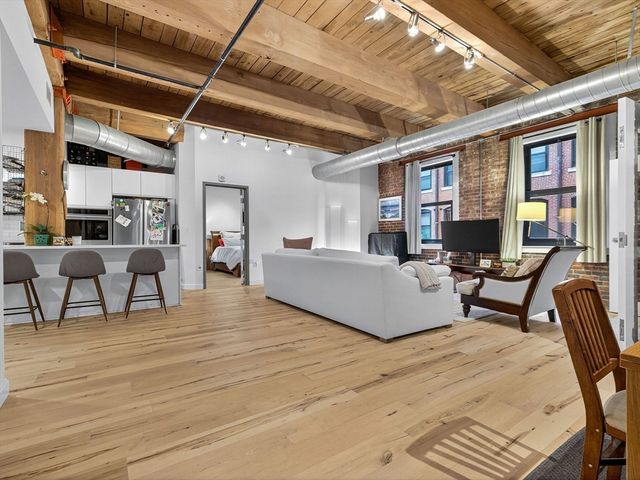 9 West Broadway 206, Boston, MA 02127