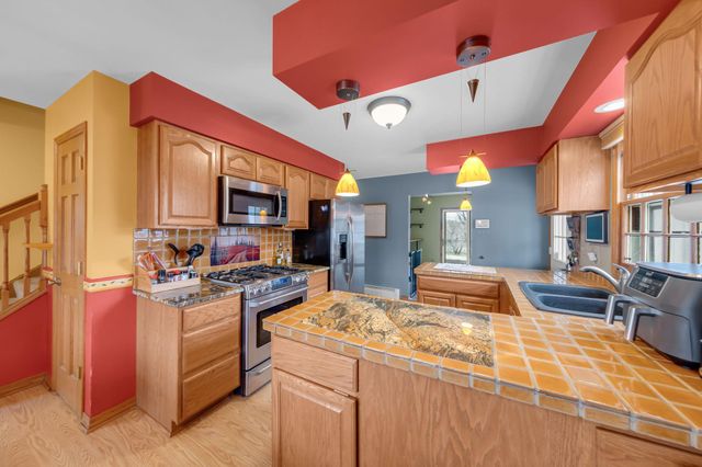 477 Idaho Avenue E, Saint Paul, MN 55130