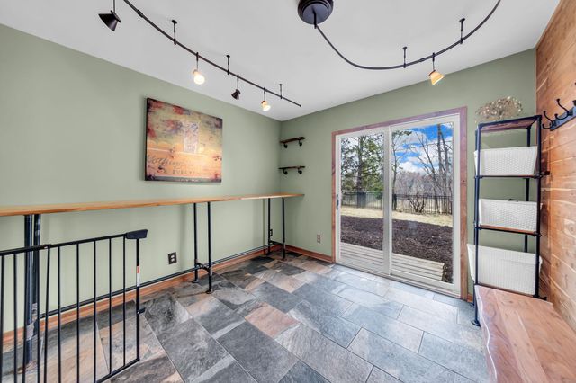 477 Idaho Avenue E, Saint Paul, MN 55130