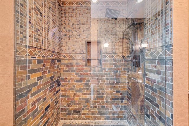 477 Idaho Avenue E, Saint Paul, MN 55130