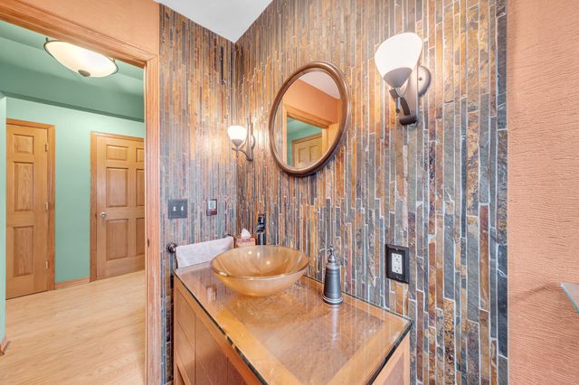 477 Idaho Avenue E, Saint Paul, MN 55130