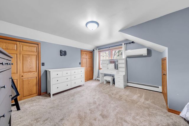 477 Idaho Avenue E, Saint Paul, MN 55130