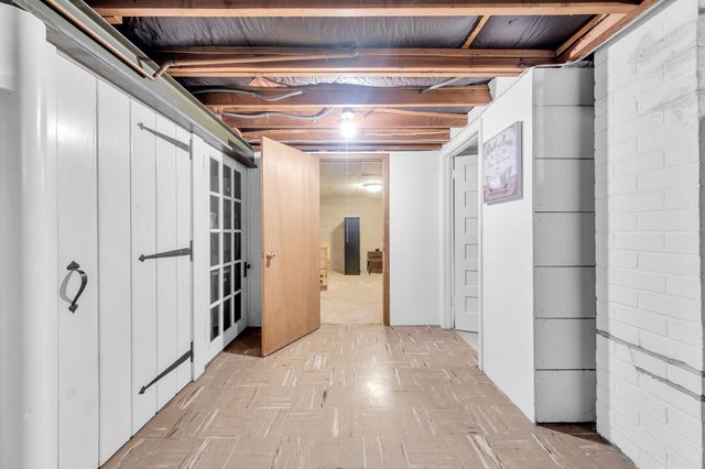 477 Idaho Avenue E, Saint Paul, MN 55130