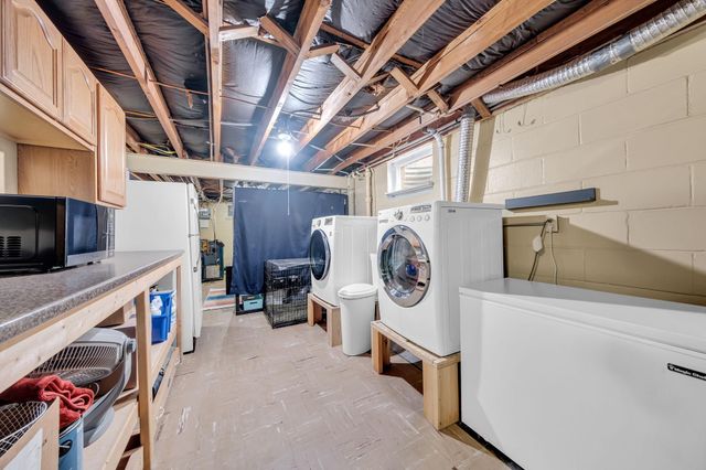 477 Idaho Avenue E, Saint Paul, MN 55130