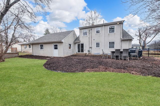 477 Idaho Avenue E, Saint Paul, MN 55130