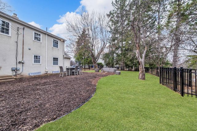 477 Idaho Avenue E, Saint Paul, MN 55130