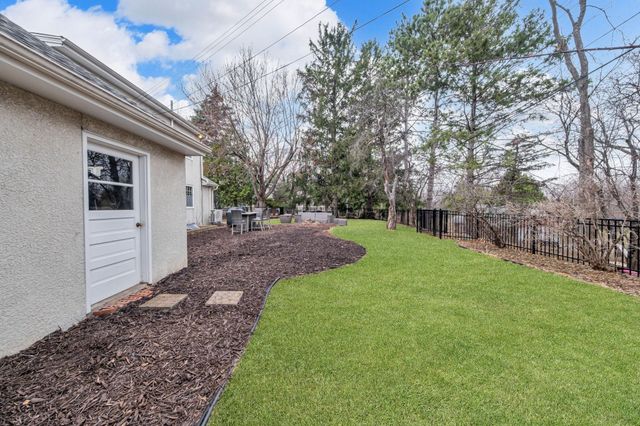 477 Idaho Avenue E, Saint Paul, MN 55130