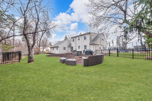 477 Idaho Avenue E, Saint Paul, MN 55130