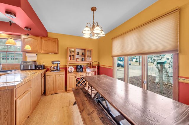 477 Idaho Avenue E, Saint Paul, MN 55130