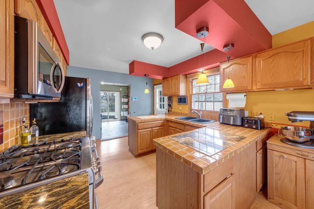 477 Idaho Avenue E, Saint Paul, MN 55130