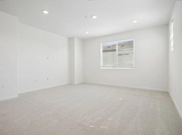 2447 Golden Bear St, Manteca, CA 95337