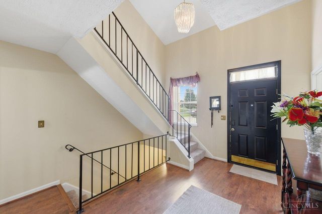 26 Twin Lakes Drive, Fairfield, OH 45014
