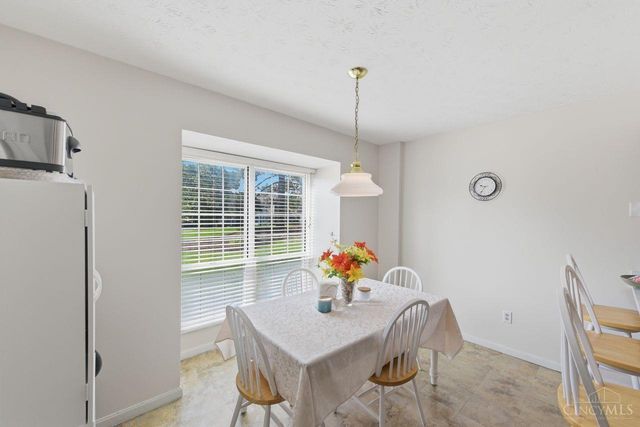 26 Twin Lakes Drive, Fairfield, OH 45014