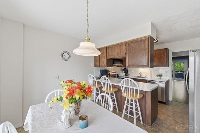 26 Twin Lakes Drive, Fairfield, OH 45014