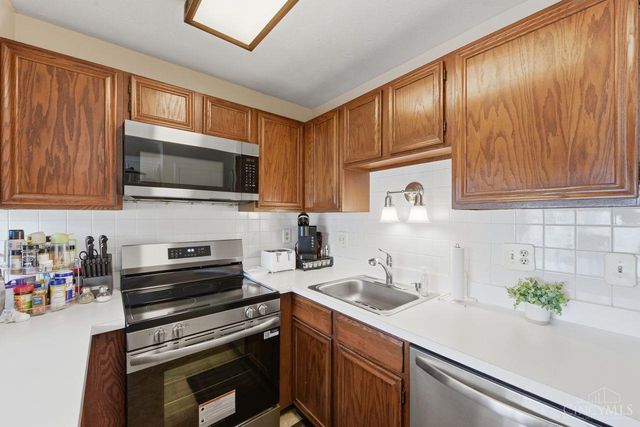 26 Twin Lakes Drive, Fairfield, OH 45014