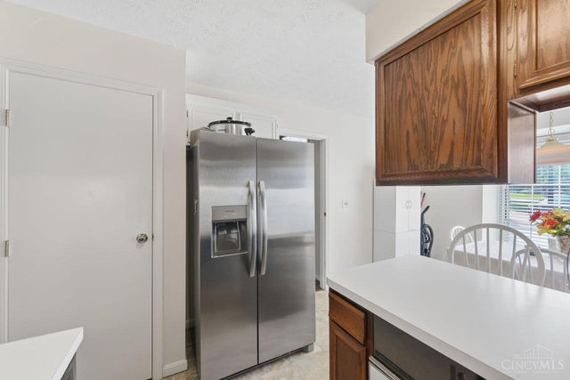 26 Twin Lakes Drive, Fairfield, OH 45014