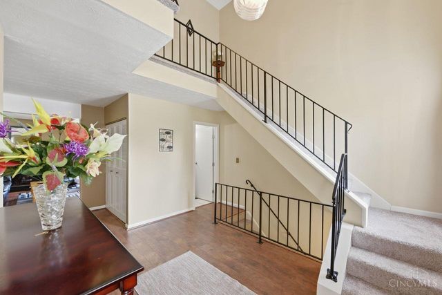 26 Twin Lakes Drive, Fairfield, OH 45014