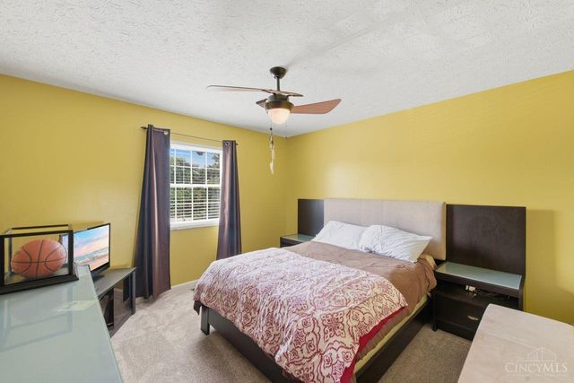 26 Twin Lakes Drive, Fairfield, OH 45014