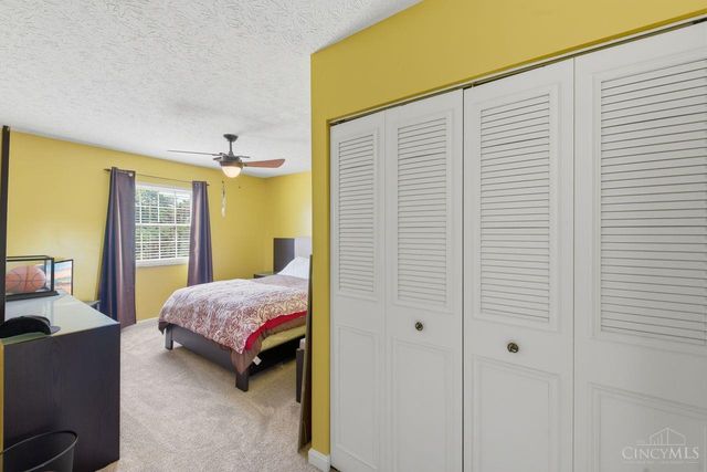 26 Twin Lakes Drive, Fairfield, OH 45014
