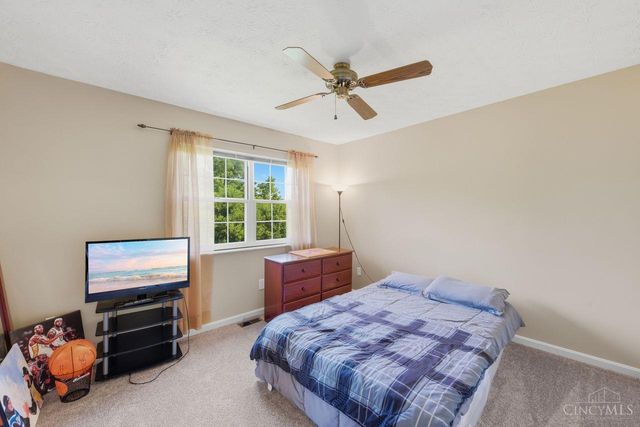 26 Twin Lakes Drive, Fairfield, OH 45014