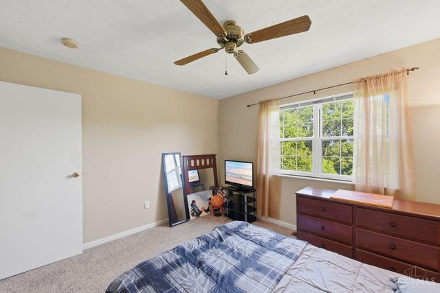 26 Twin Lakes Drive, Fairfield, OH 45014