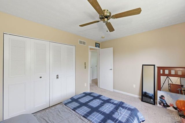 26 Twin Lakes Drive, Fairfield, OH 45014