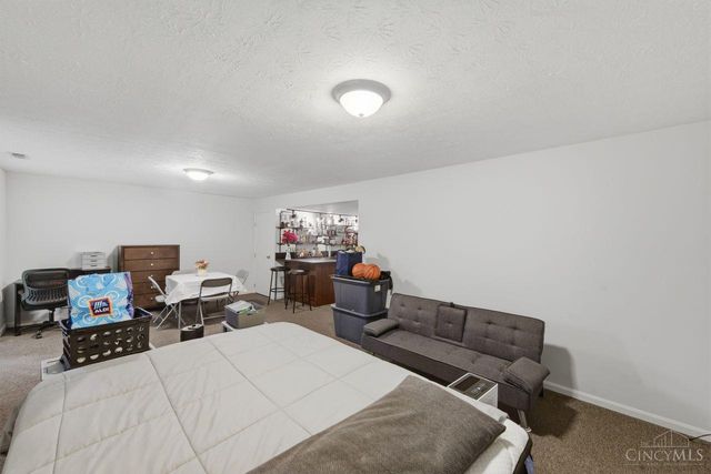 26 Twin Lakes Drive, Fairfield, OH 45014