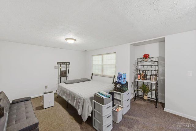 26 Twin Lakes Drive, Fairfield, OH 45014