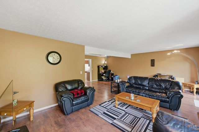 26 Twin Lakes Drive, Fairfield, OH 45014