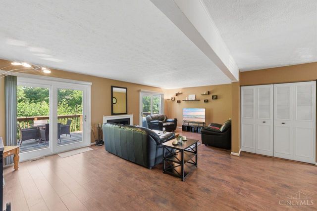 26 Twin Lakes Drive, Fairfield, OH 45014