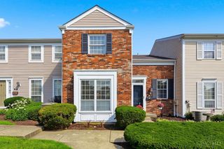 26 Twin Lakes Drive, Fairfield, OH 45014