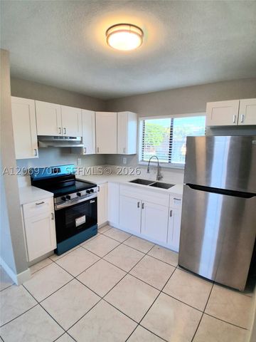 2770 W 60th Pl 201, Hialeah, FL 33016