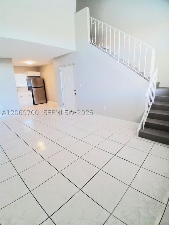 2770 W 60th Pl 201, Hialeah, FL 33016