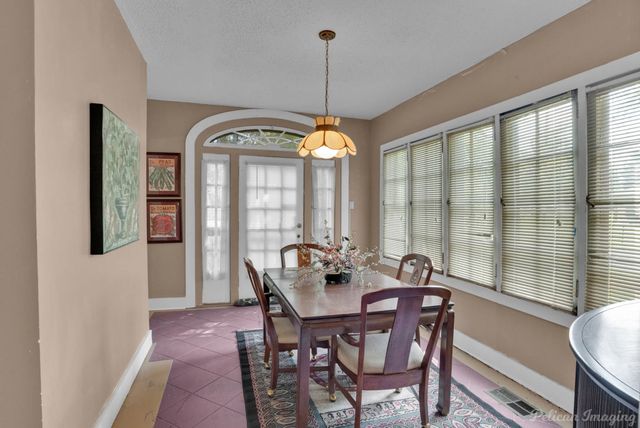 2320 Fairfield Avenue, Shreveport, LA 71104