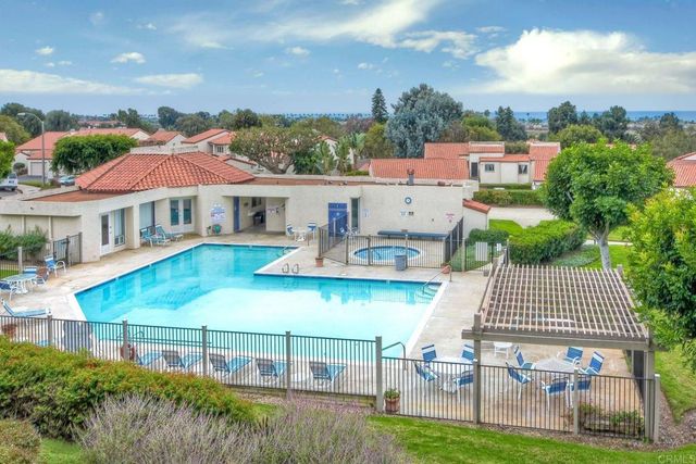 908 Caminito Madrigal F, Carlsbad, CA 92011