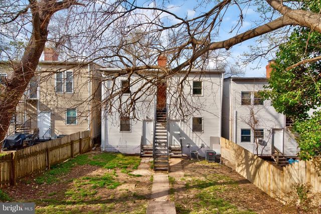 207 ADAMS ST NE, Washington, DC 20002