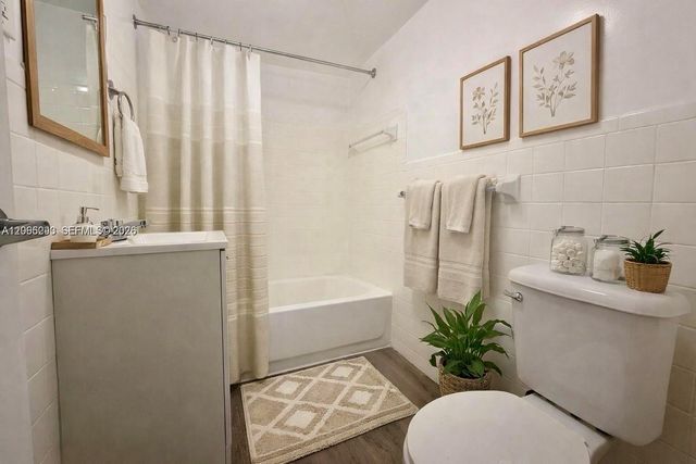 143 SW 9th Street 310, Miami, FL 33130