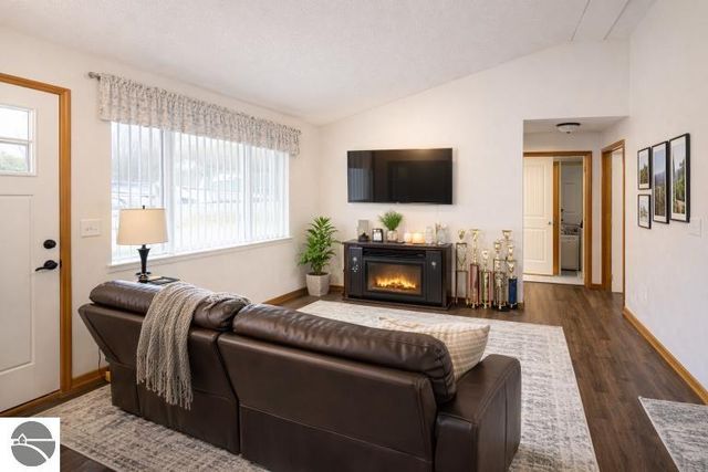 1312 Vinewood Avenue, Clare, MI 48617