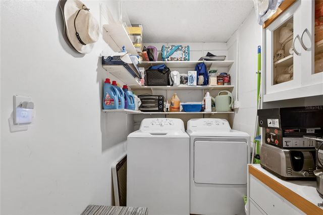 2010 LEE DRIVE, Valrico, FL 33594