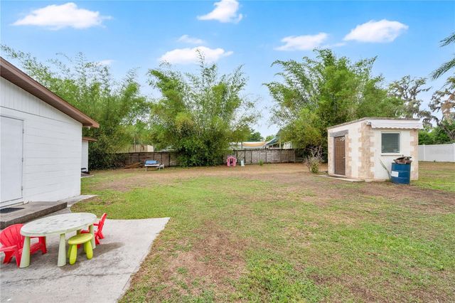 2010 LEE DRIVE, Valrico, FL 33594