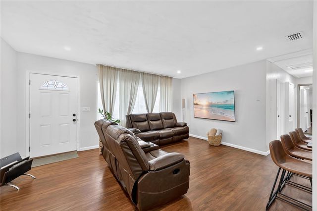 2010 LEE DRIVE, Valrico, FL 33594