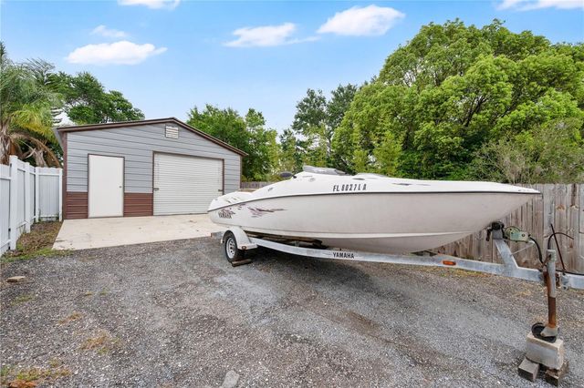 2010 LEE DRIVE, Valrico, FL 33594