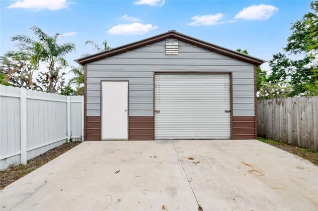 2010 LEE DRIVE, Valrico, FL 33594