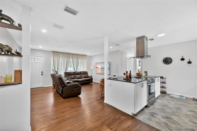 2010 LEE DRIVE, Valrico, FL 33594