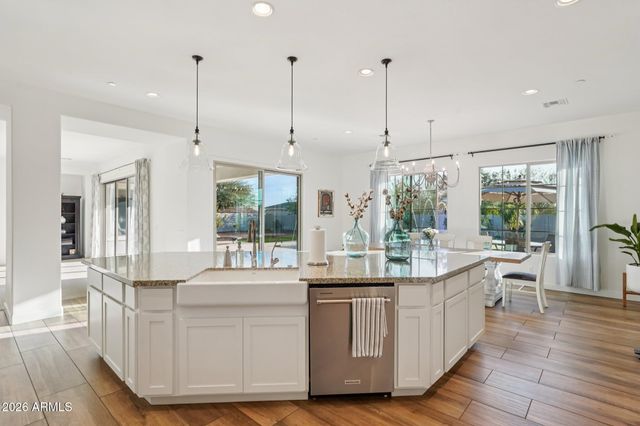 11723 W RED HAWK Drive, Peoria, AZ 85383