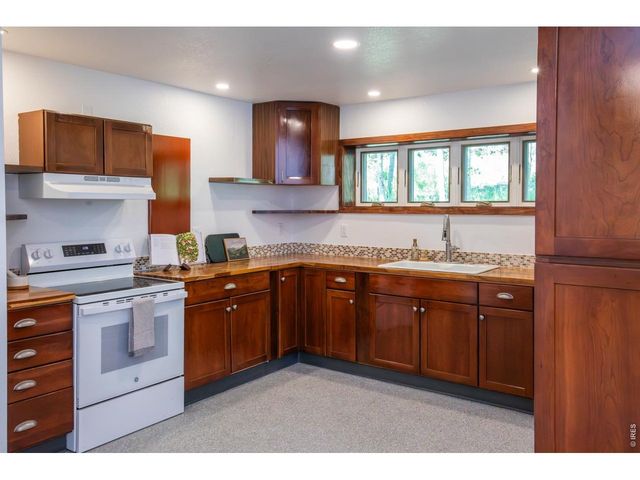 788 W 4th St, Nederland, CO 80466