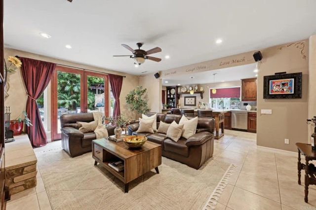 6532 Corintia St, Carlsbad, CA 92009